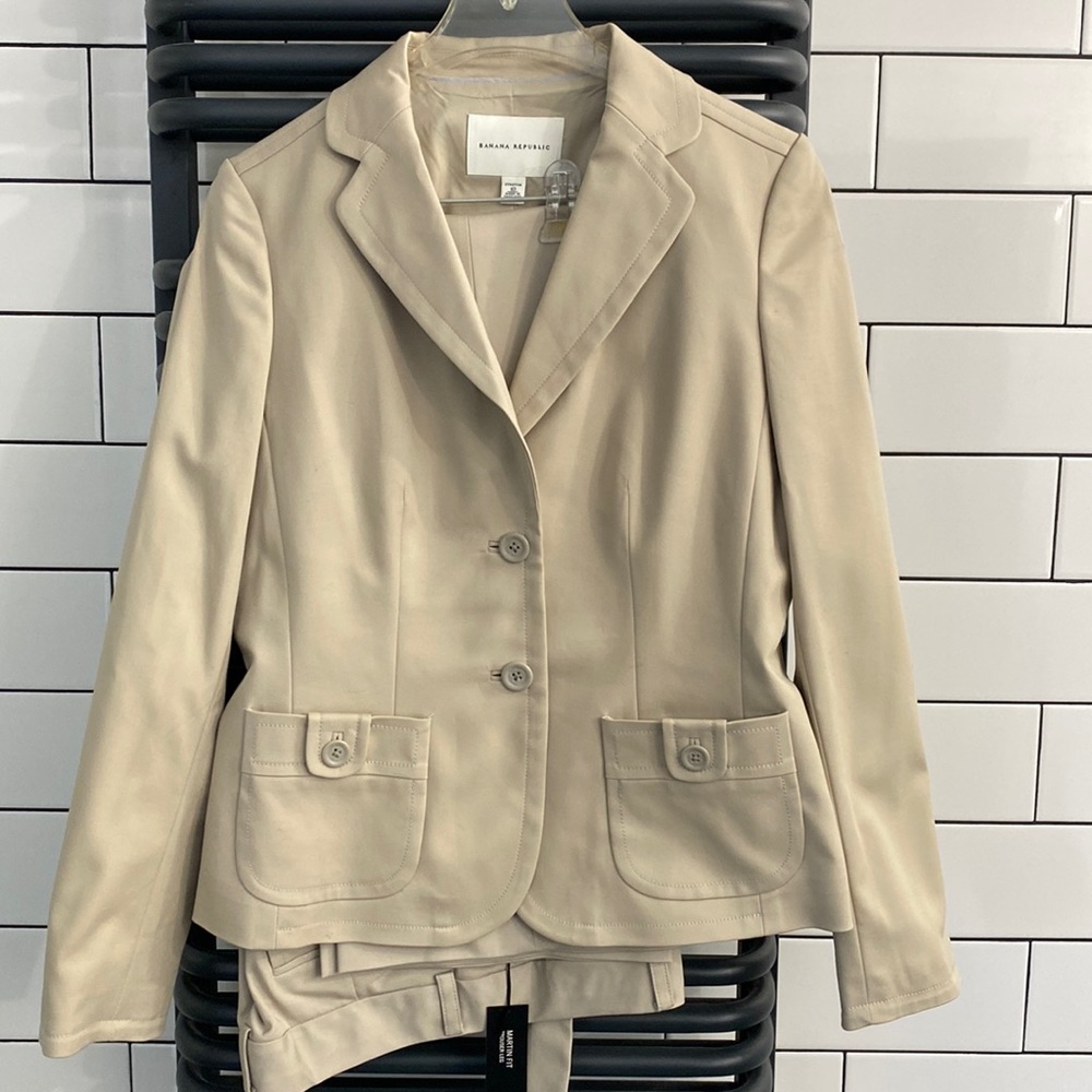 Banana Republic suit